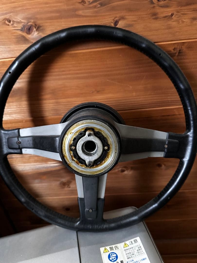 エ*ン様 ブルーバード810sss ステアリング