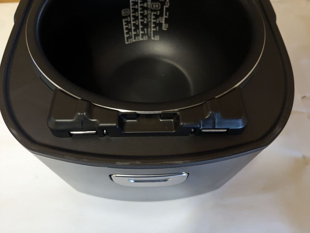 【未使用】アイリスオーヤマ 炊飯器 圧力IH 5.5合 RC-PDA50-B