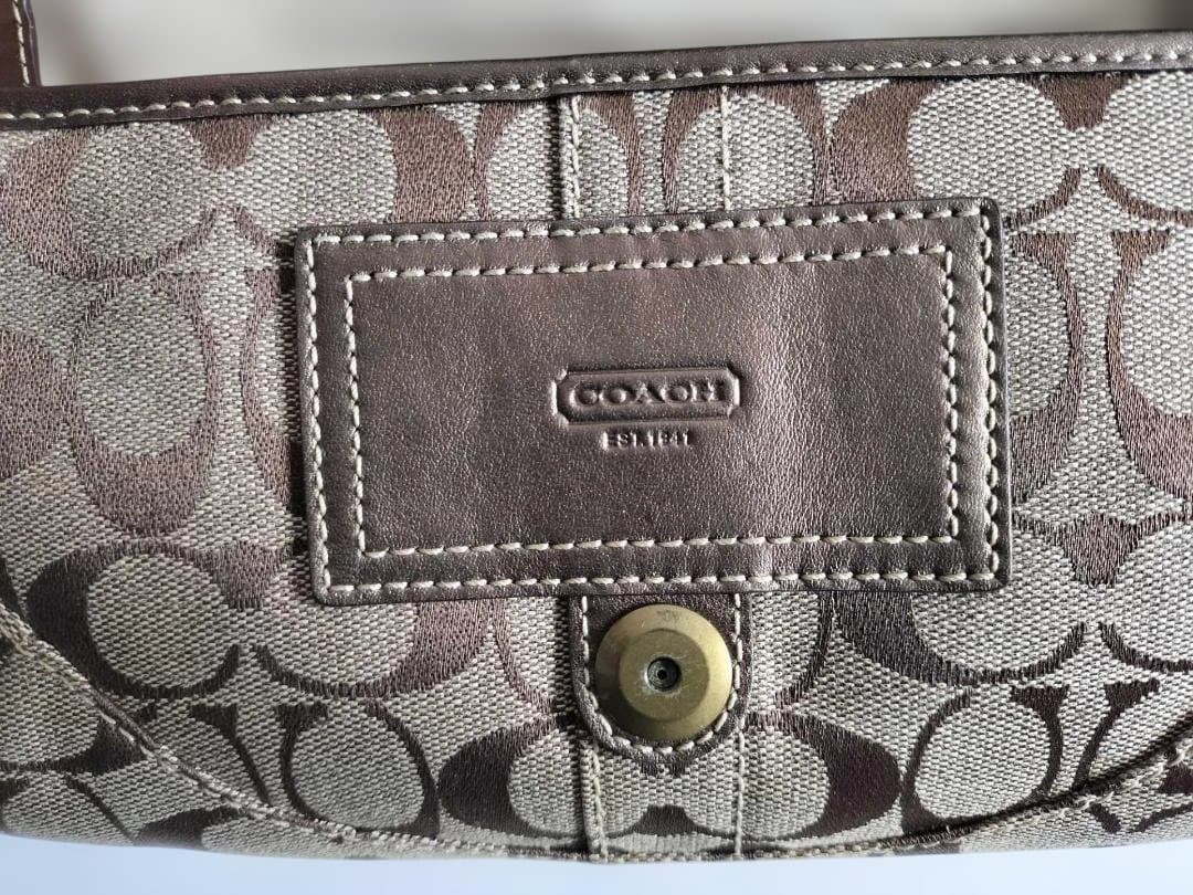 ＣＯＡＣＨ セミショルダーバッグ　８Ｋ３８