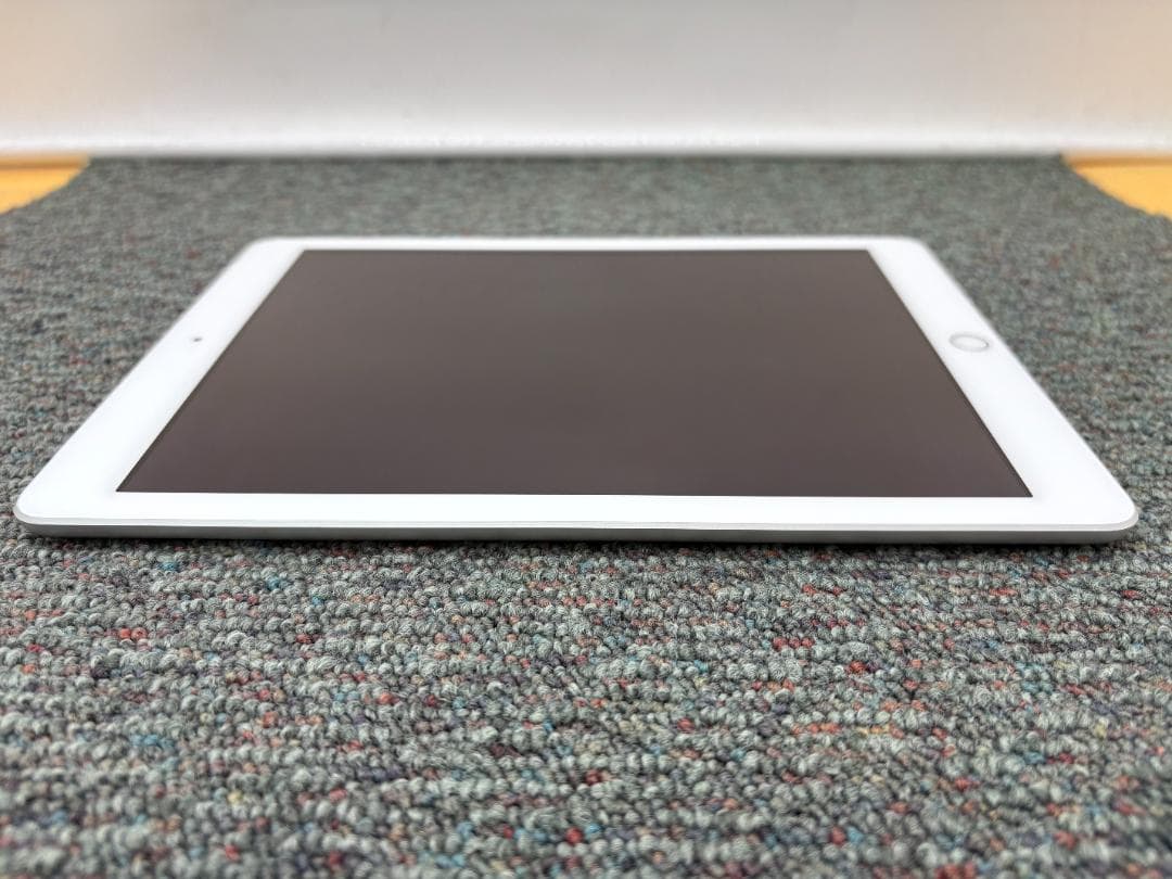 iPad6　第6世代　Wi-Fi+Cellular　simフリー　f899