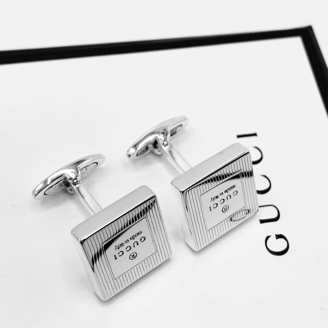 【超美品】GUCCI カフス　冠婚葬祭　オシャレ　925 スクエア　ロゴ