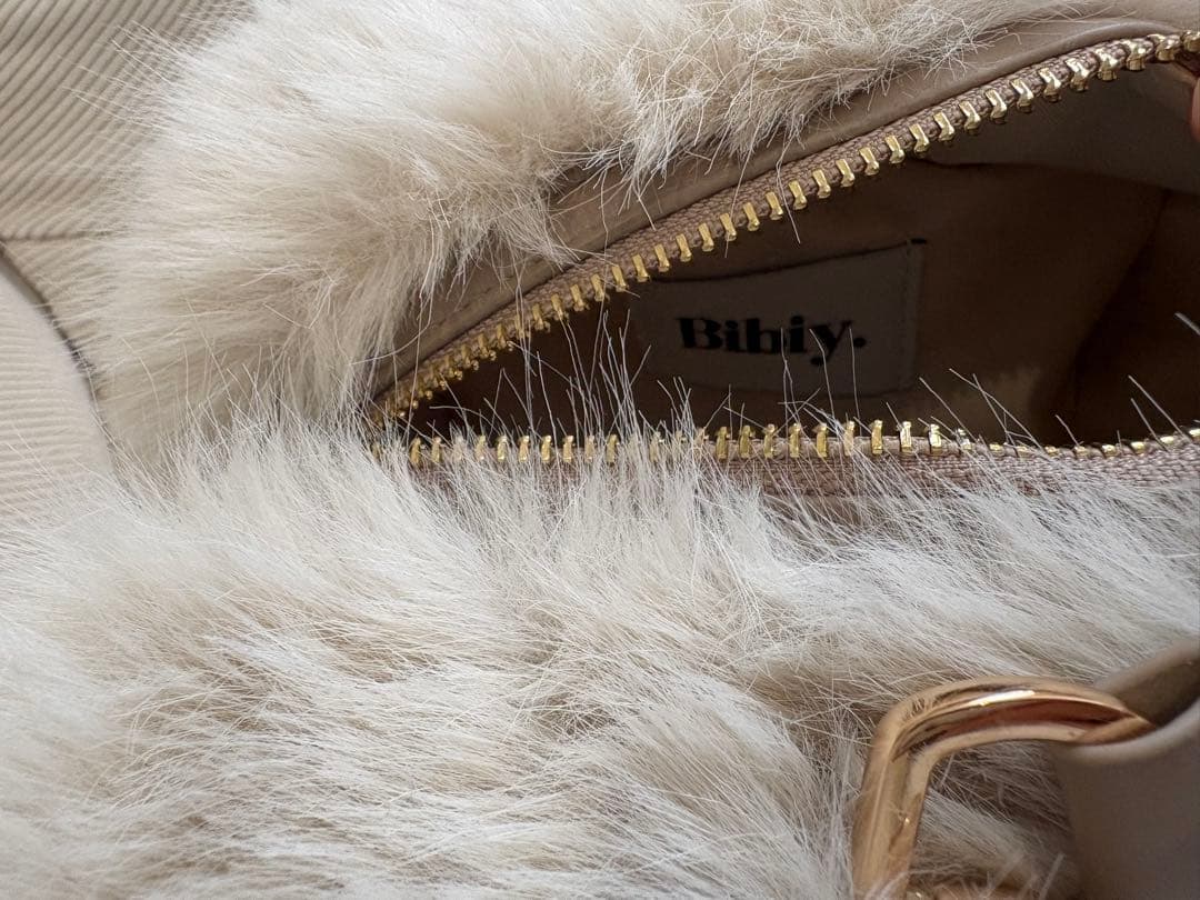 Bibiy新品B. FUR BOX BAG