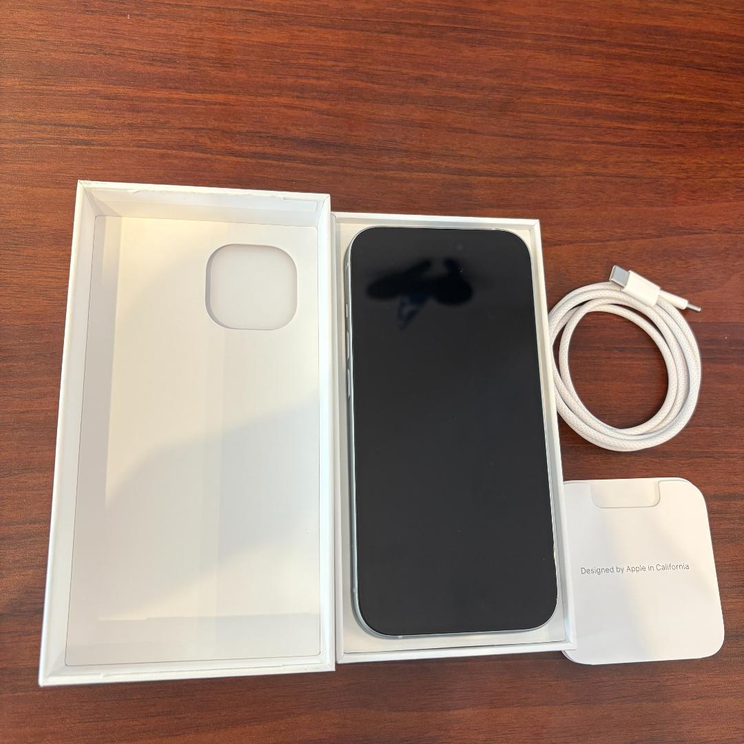 iPhone 15 ブルー　128GB　iphone本体