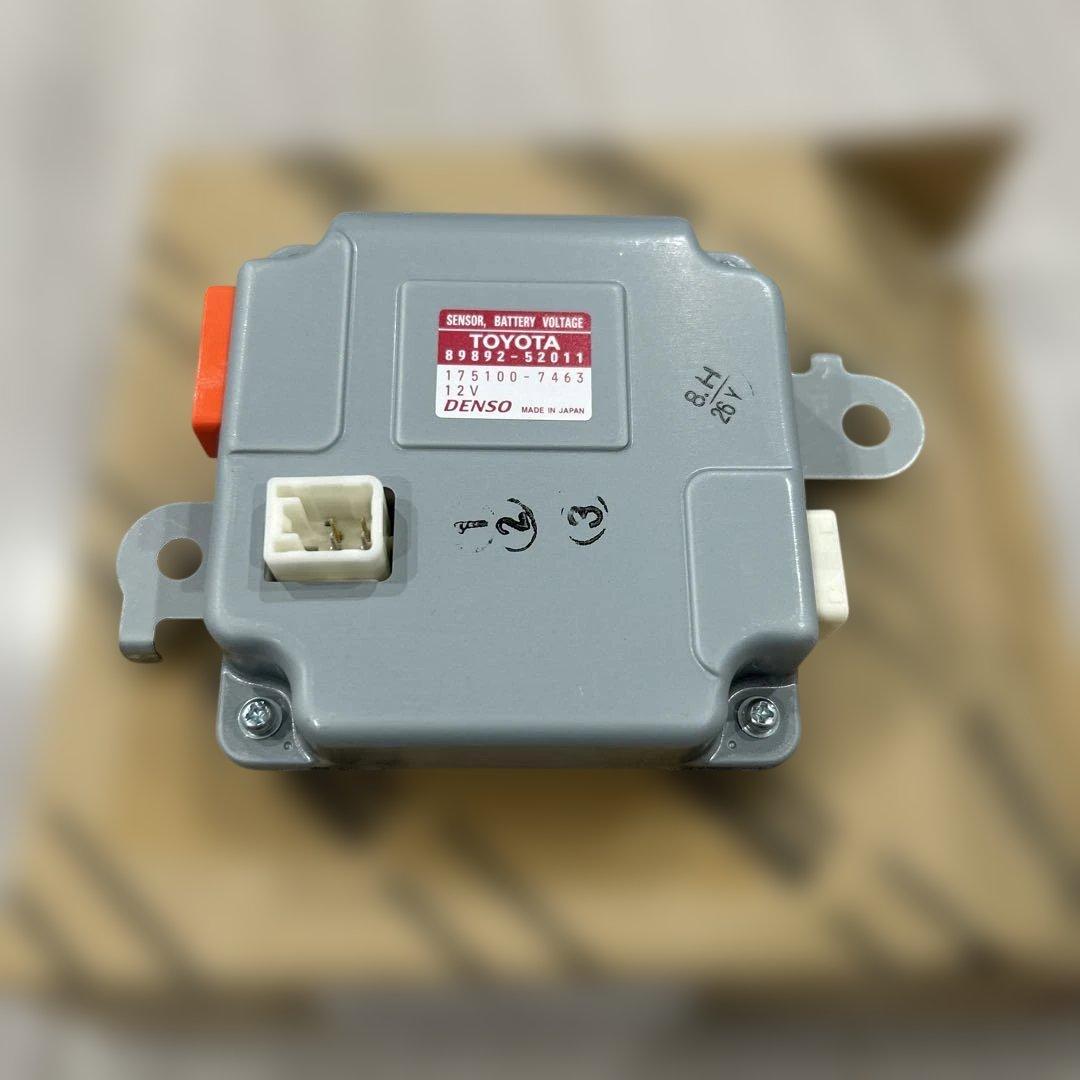 新品　未使用　ボルテージセンサー　アクア　カローラ