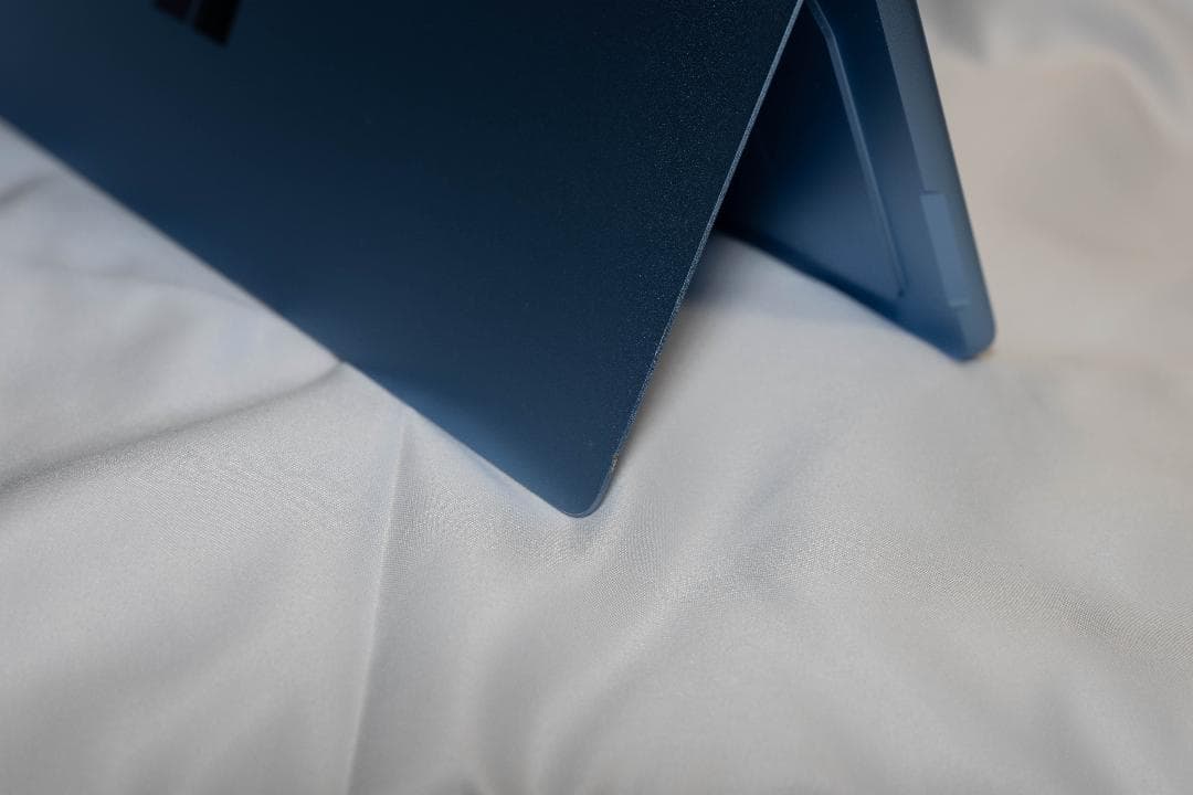 Microsoft Surface Pro 9 サファイア　ピンクの猫