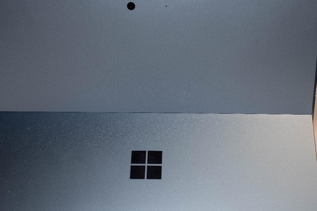 Microsoft Surface Pro 9 サファイア　ピンクの猫