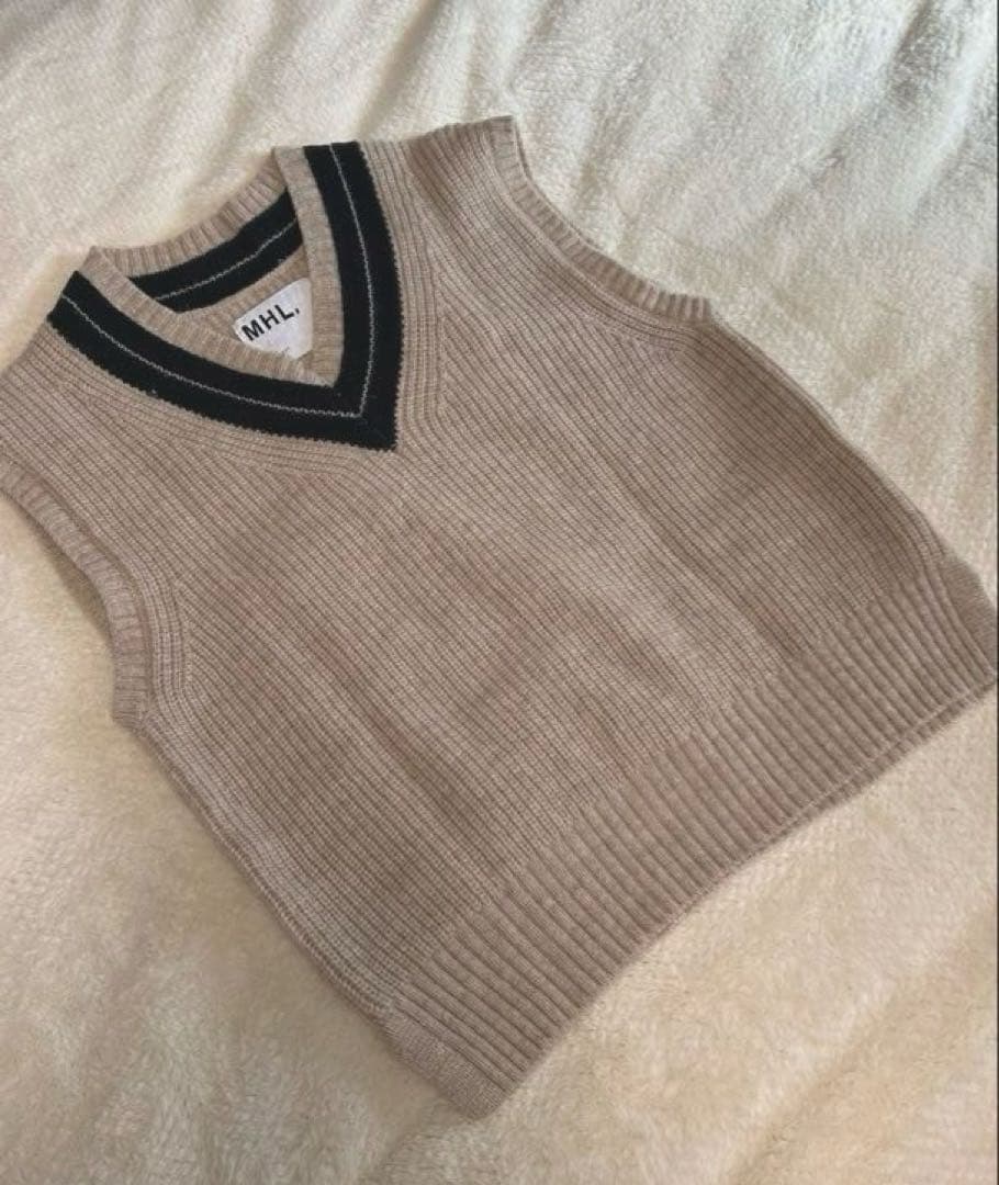 MHLマーガレットハウエル ウールニットベスト アイボリー×ブラック