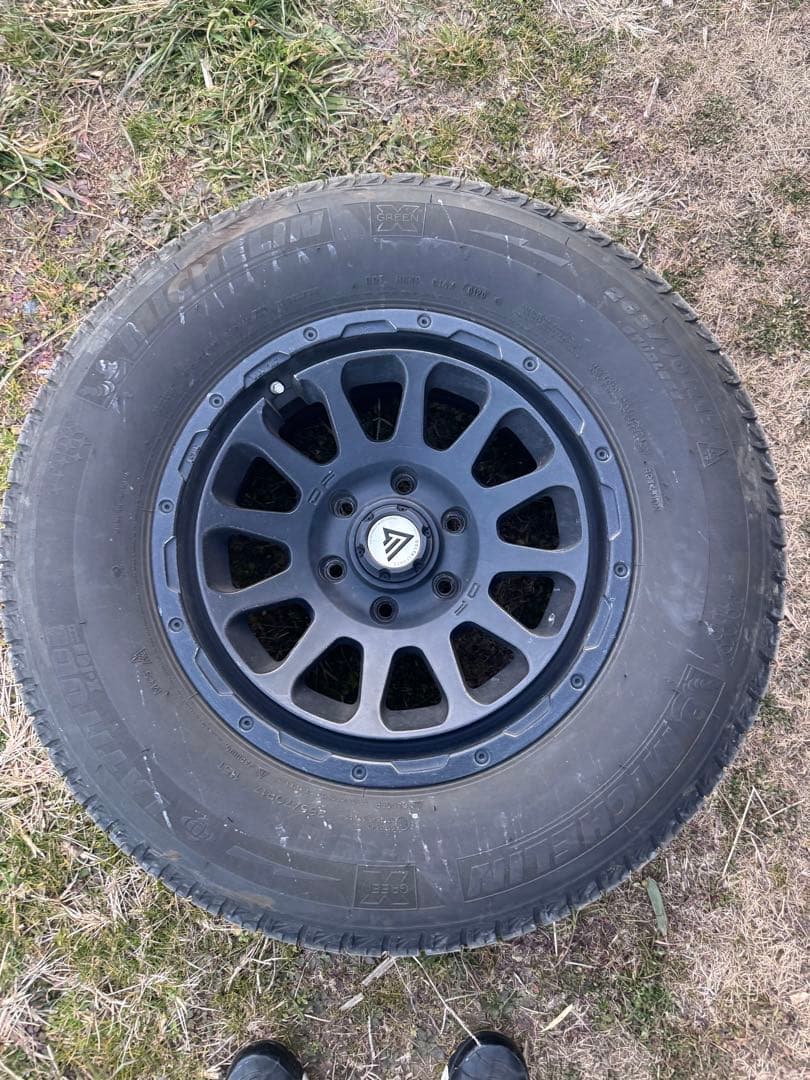 スタッドレス　ホイール　デルタフォースオーバル　ミシュラン　プラド