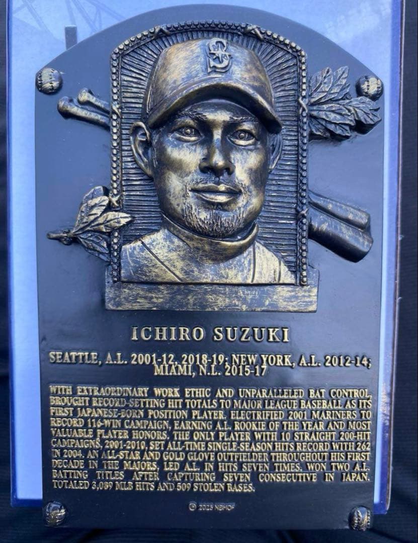 8/10球場限定　シアトルマリナーズ　イチロー　野球殿堂　プラーク　盾 未開封