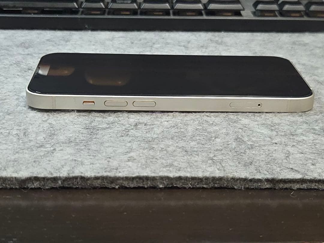 iPhone 13スターライト 128GB simフリー