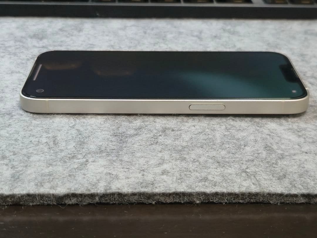 iPhone 13スターライト 128GB simフリー