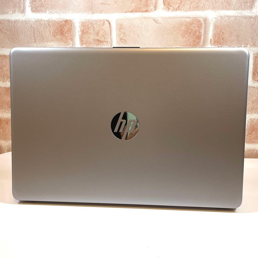 ★美品★ 2022年製 第11世代Corei5 15.6インチ HP WW7