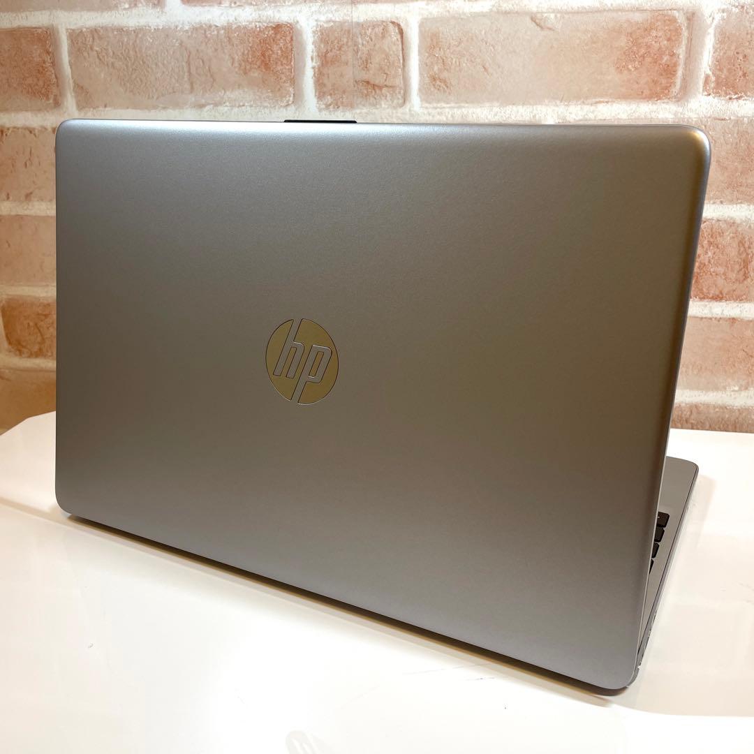 ★美品★ 2022年製 第11世代Corei5 15.6インチ HP WW7