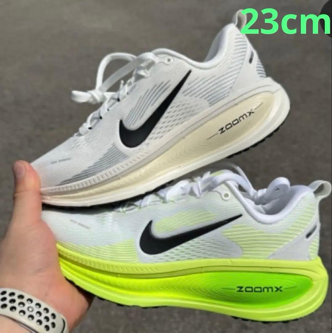 NIKE VOMERO18 ナイキ ボメロ18 ホワイト グリーン厚底　23cm