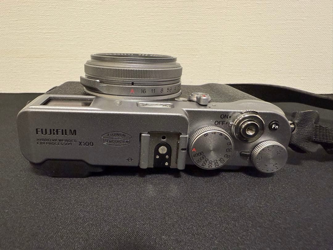 富士フィルム Fujifilm FinePix X100 純正レンズ&フード付