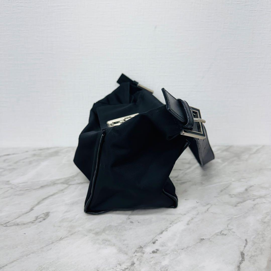 ✨FENDI✨フェンディ✨FF金具✨ナイロン✨ブラック✨ハンドバッグ✨