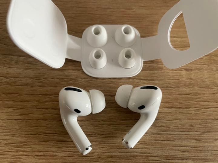 【正規品・美品】Apple AirPods Pro MWP22J/A