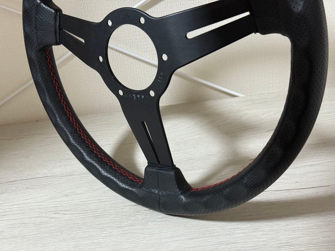 NARDI ナルディクラシック パンチングレザー 33φ 330mm N005