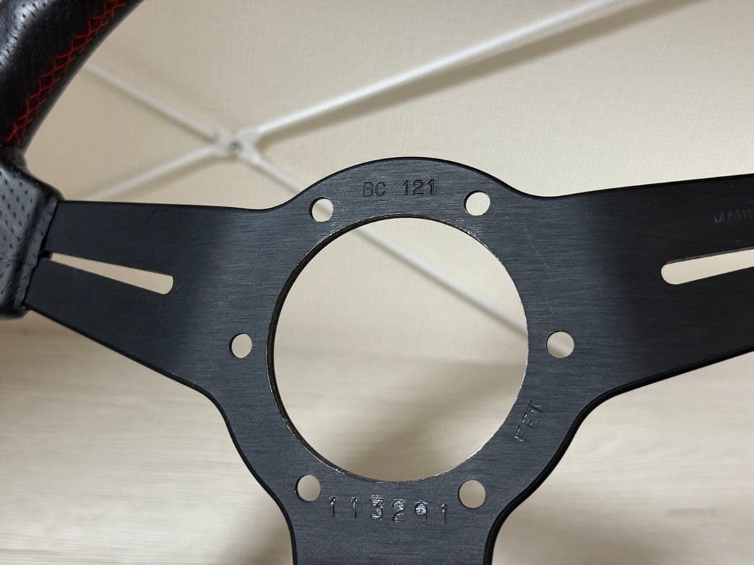 NARDI ナルディクラシック パンチングレザー 33φ 330mm N005