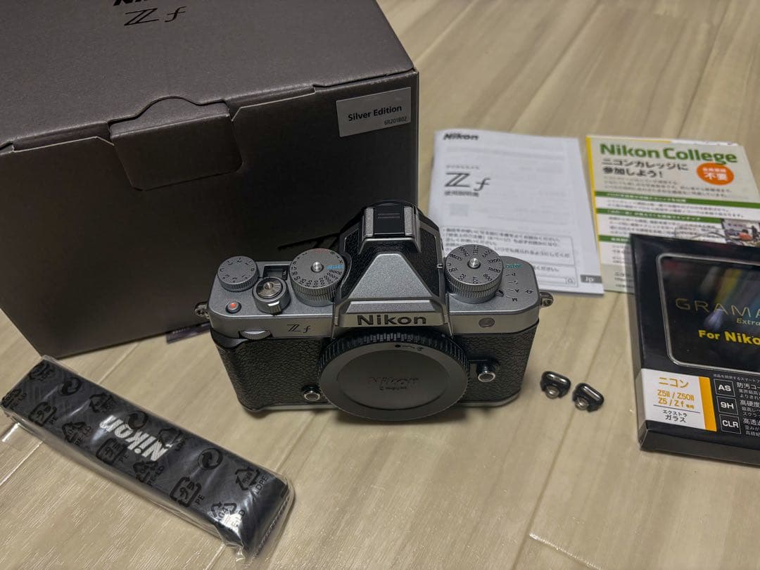 Nikon Z f シルバーボディ（最新カラー）｜シャッター数 約2,944枚｜