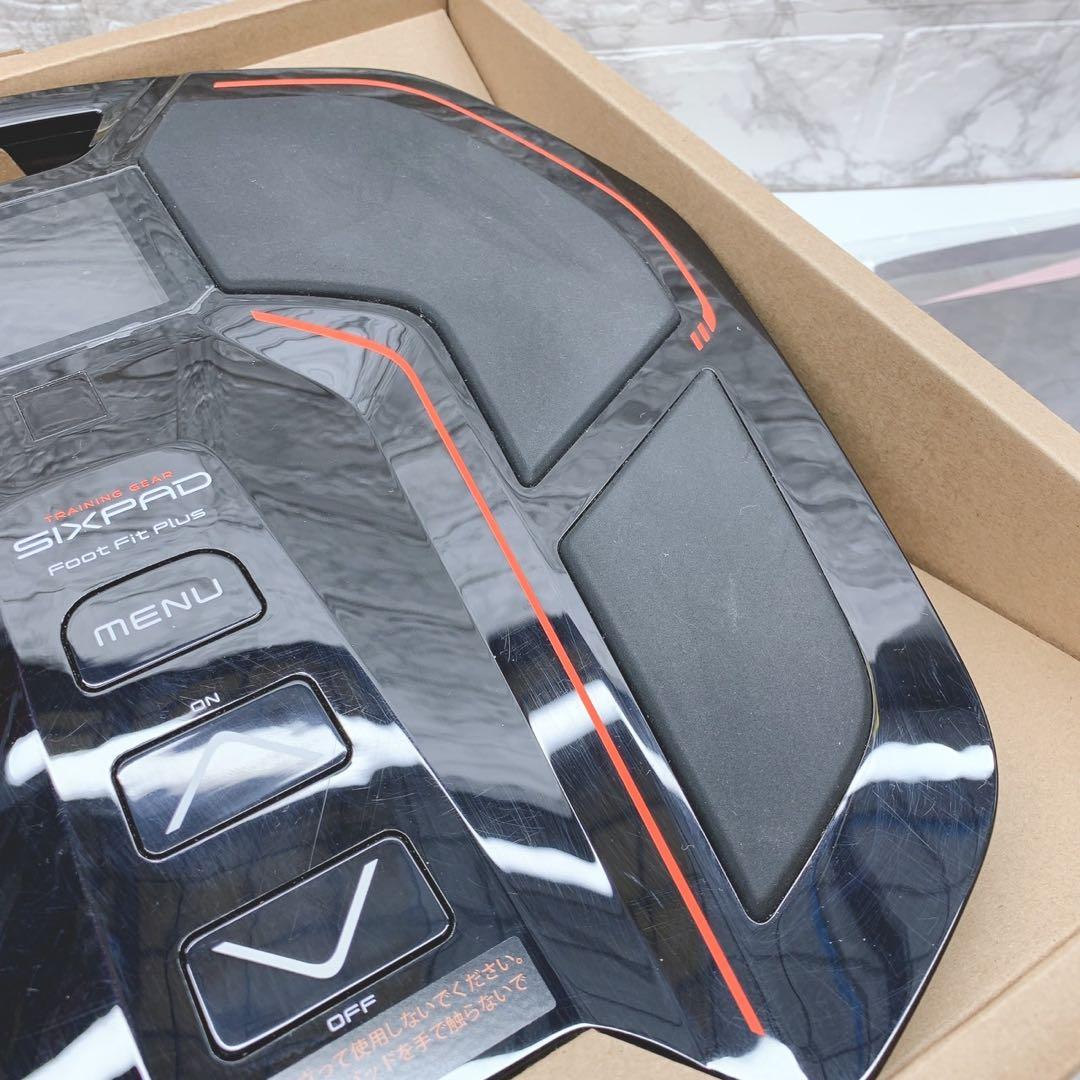 ほぼ未使用⭐️最新モデル》シックスパッド フットフィット プラス 2 SIXPAD