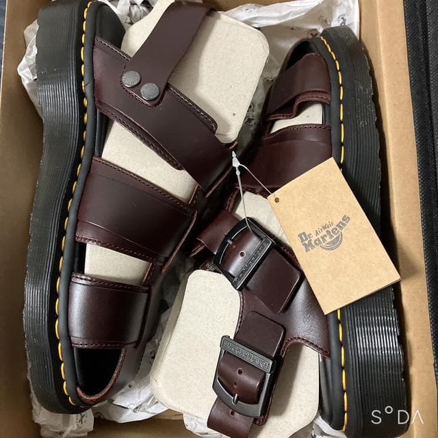 【未使用】ドクターマーチン サンダル KASSION 茶（プー100）