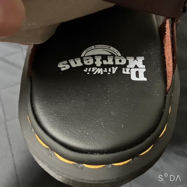 【未使用】ドクターマーチン サンダル KASSION 茶（プー100）