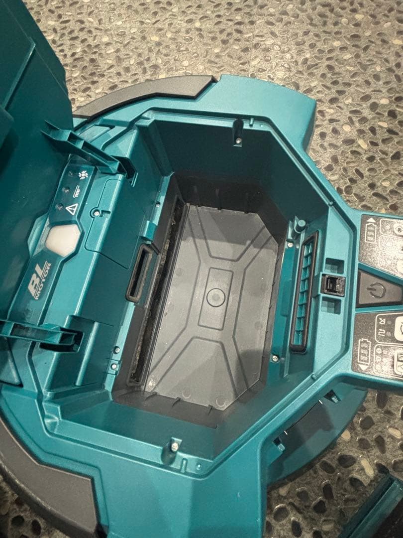 Makita ロボット掃除機 本体 リモコン付き