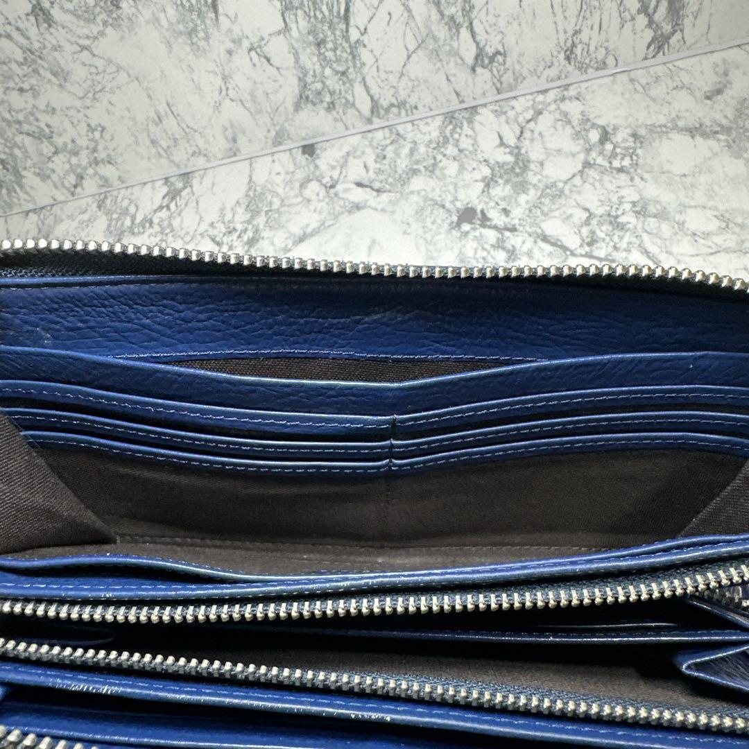 クロコ型押しレザー長財布　ラウンドファスナー　オーブ　ブルー　タッセル付き