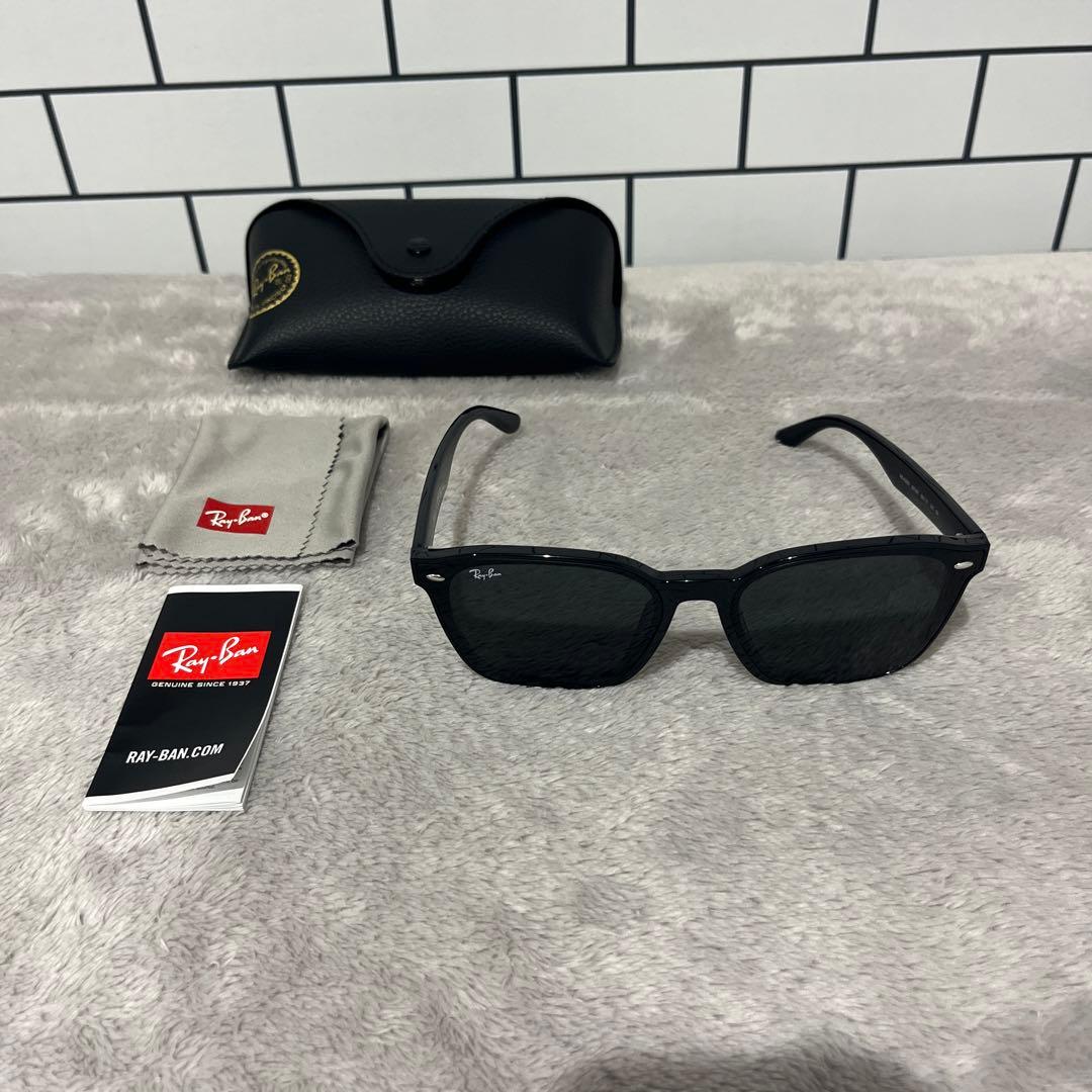 Ray-Ban ブラック サングラス RB4392D
