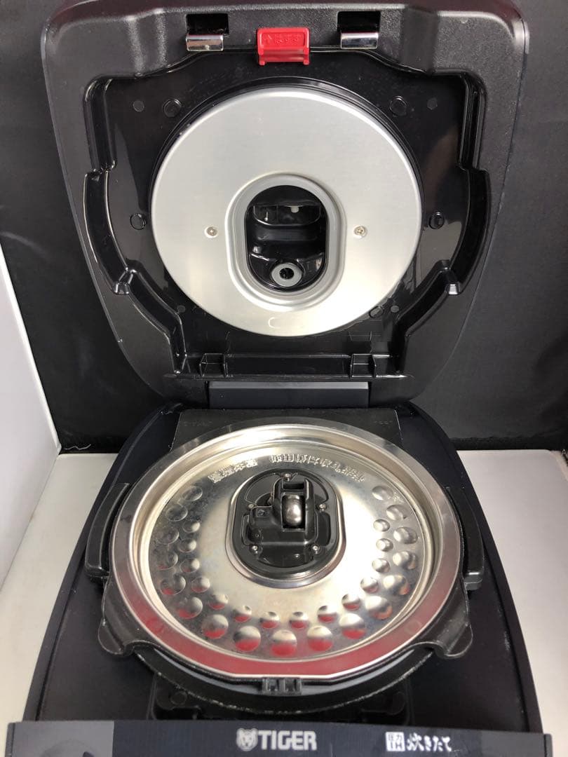 タイガー圧力IHジャー炊飯器　JPV-10BK 2023年製　OU082906