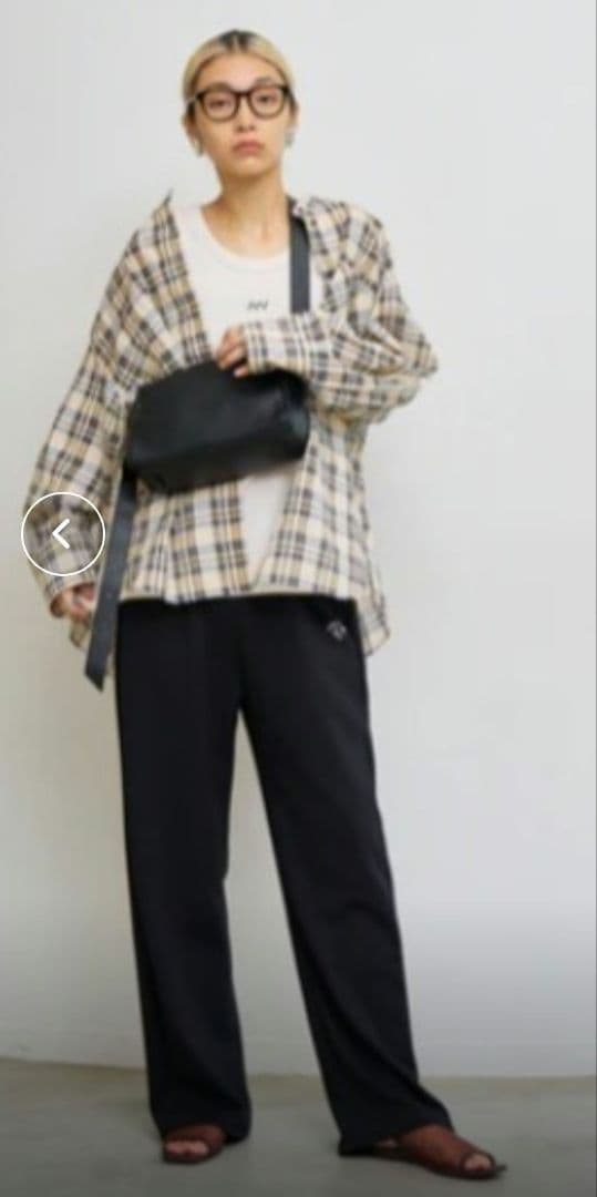 YENN　クロスボディバッグ　アイボリー