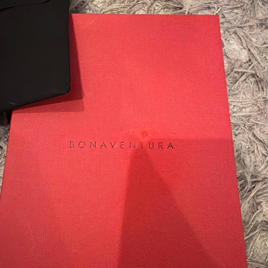 美品　ボナベンチュラ iPhone 15 Pro ケース ストラップ