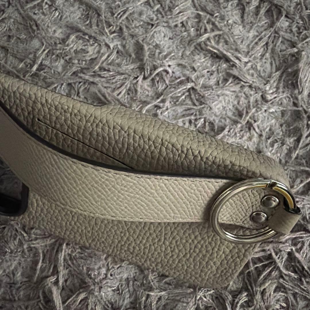 美品　ボナベンチュラ iPhone 15 Pro ケース ストラップ