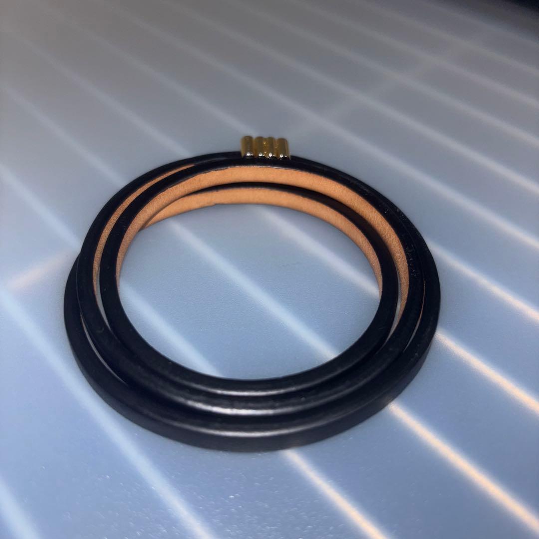 LOEWE ブラックレザーバングル