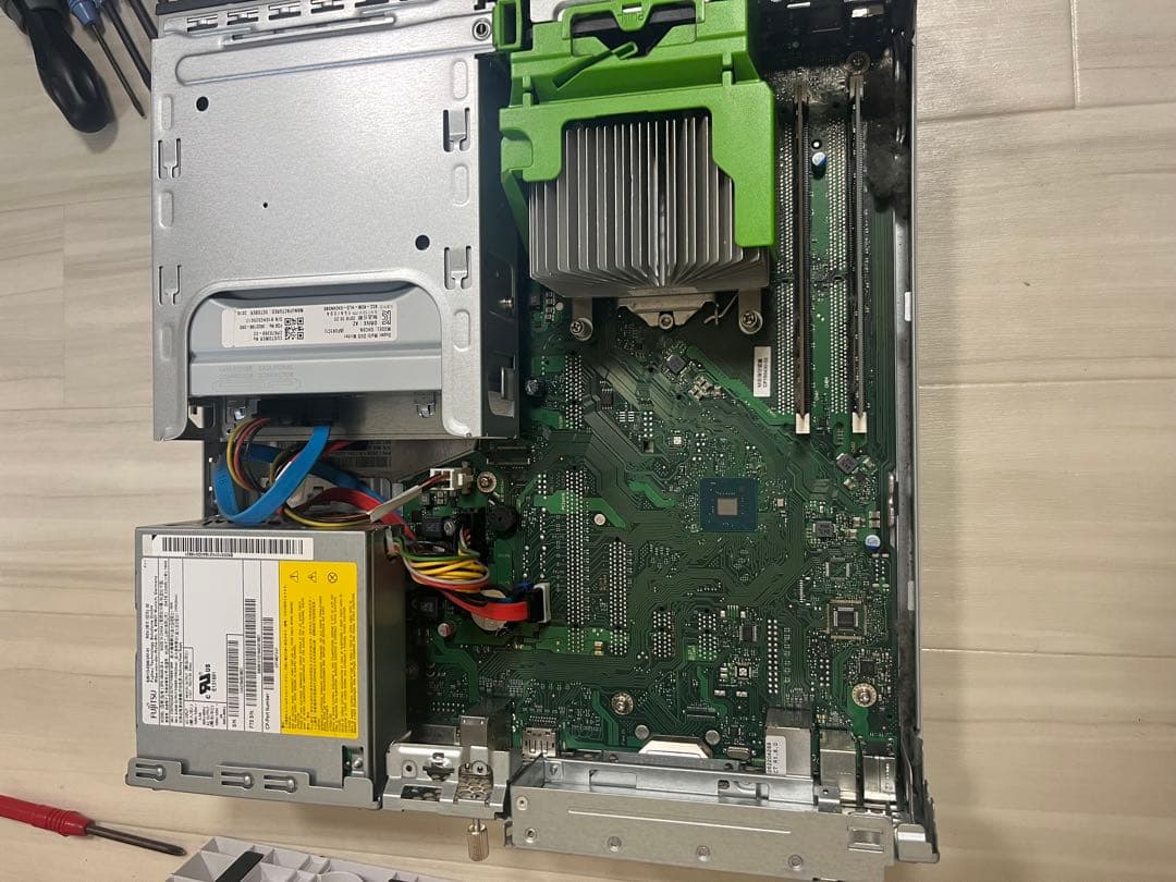 Fujitsu パソコン　デスクトップパソコン　ESPRIMO D558/TX