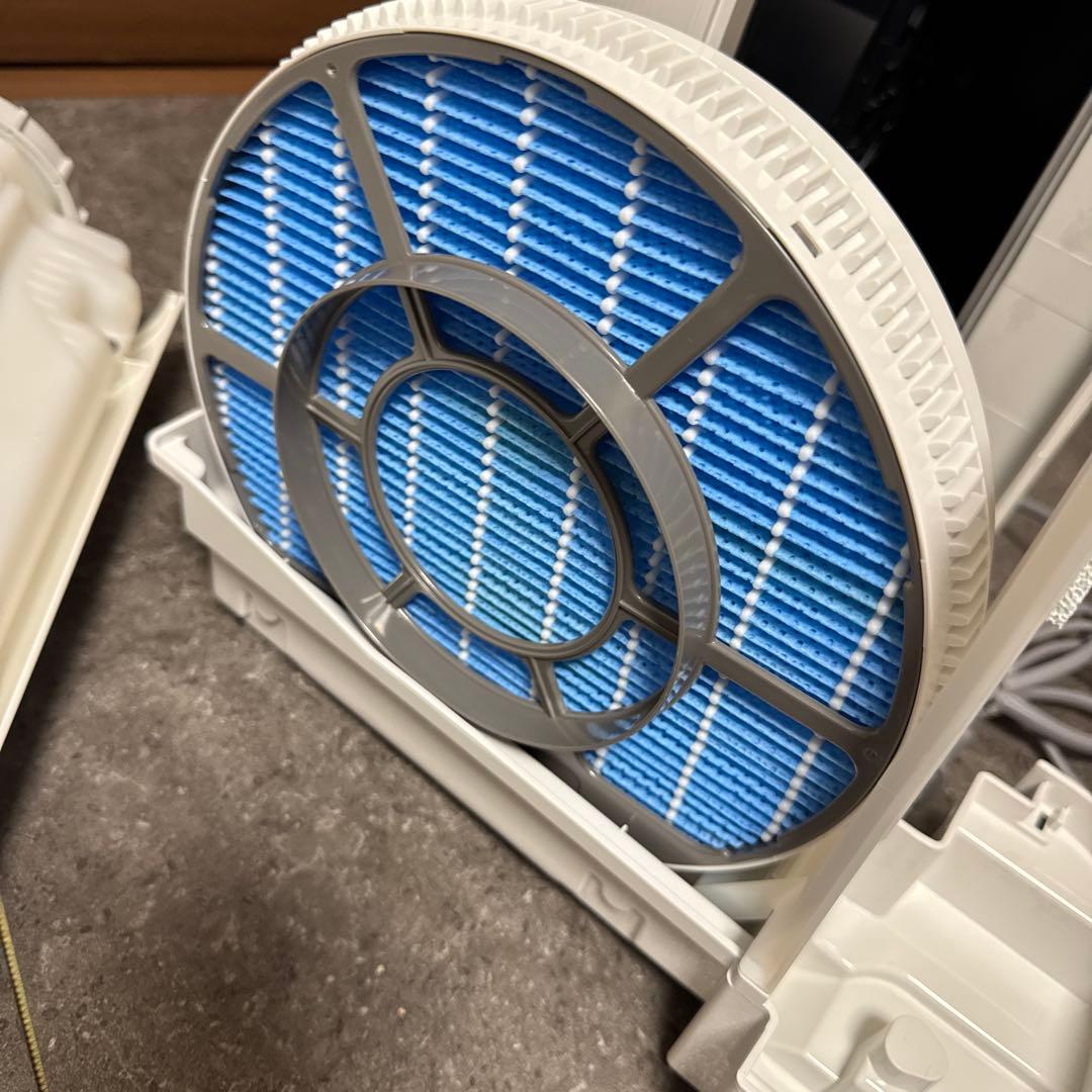 超美品　SHARP 加湿空気清浄機KC-40TH4-W 2021年製