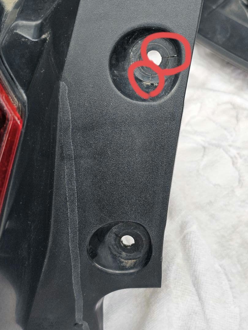 エクストレイルT32 後期テールランプL（助手席側）セット