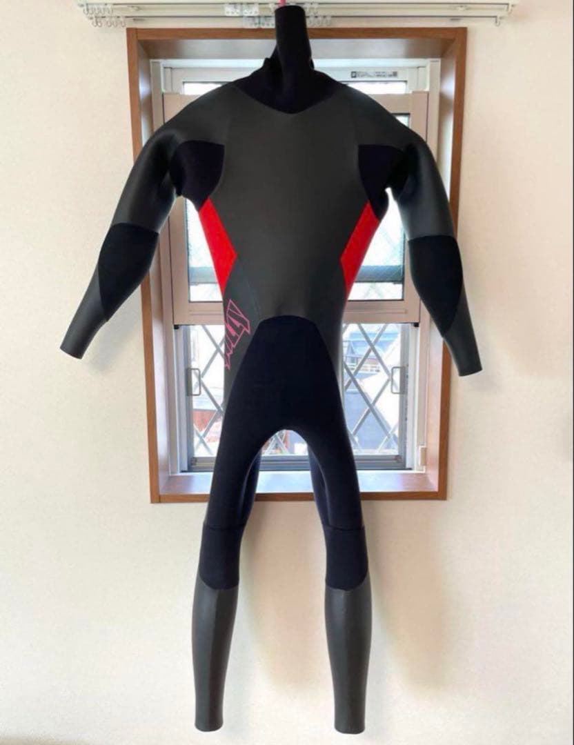 【いちご】HOLLY セミドライウェットスーツ ネックエントリー