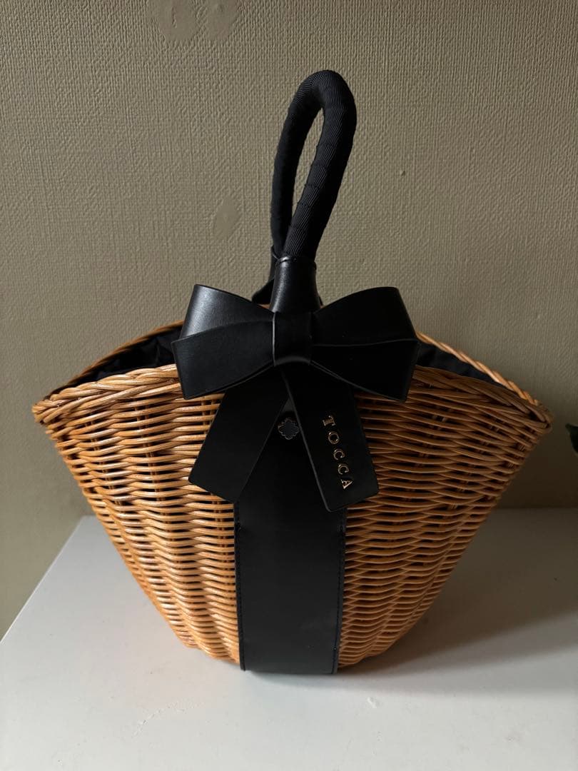 美品♡TOCCA リボン付きかごバッグ レザー ナチュラル×ひブラック 自立