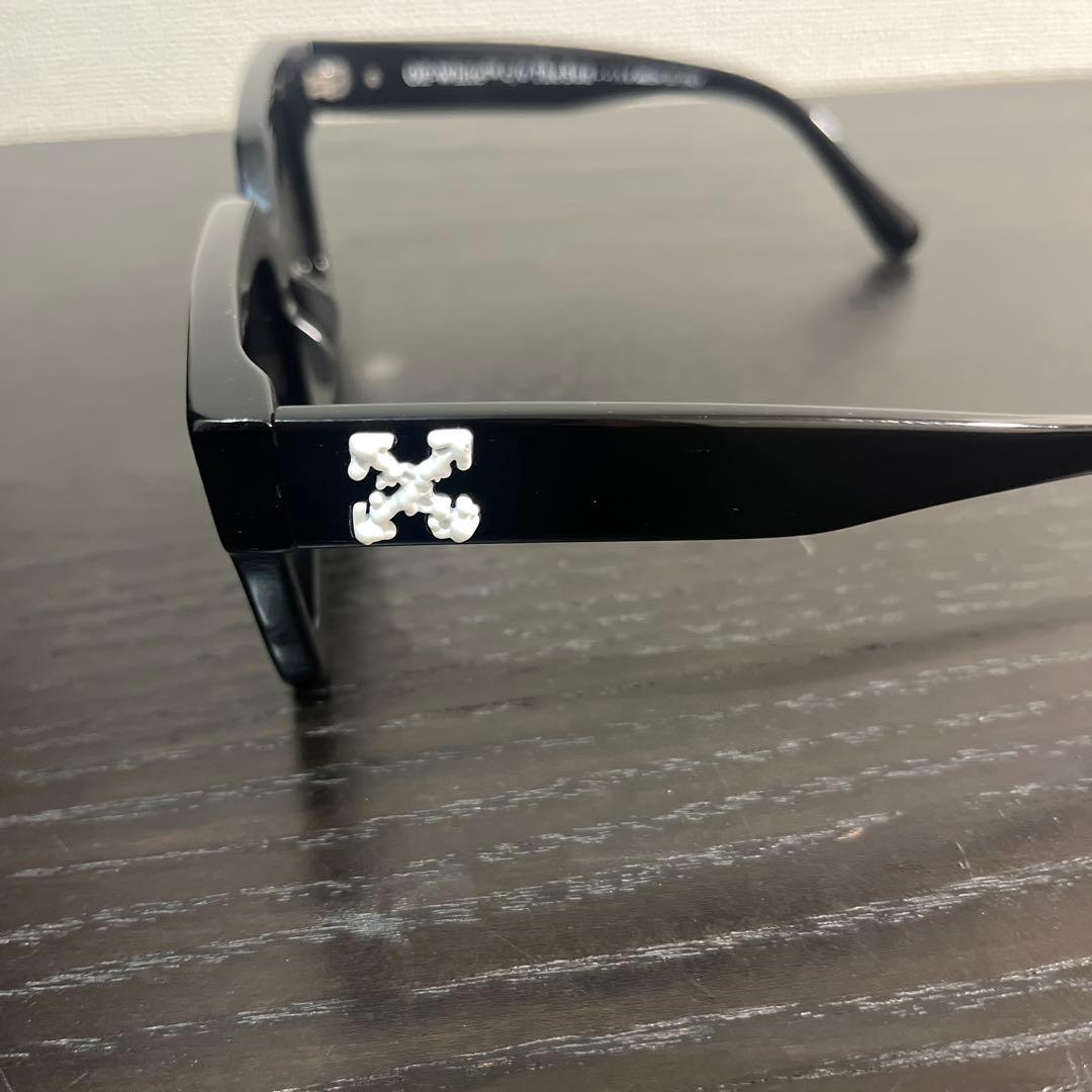 Off-White ブラック キャットアイ サングラス