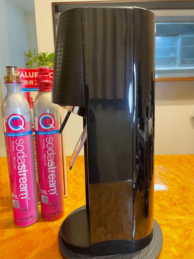 ソーダストリームTERRA ブラック　ガスシリンダー2本　1L未使用ボトル1本