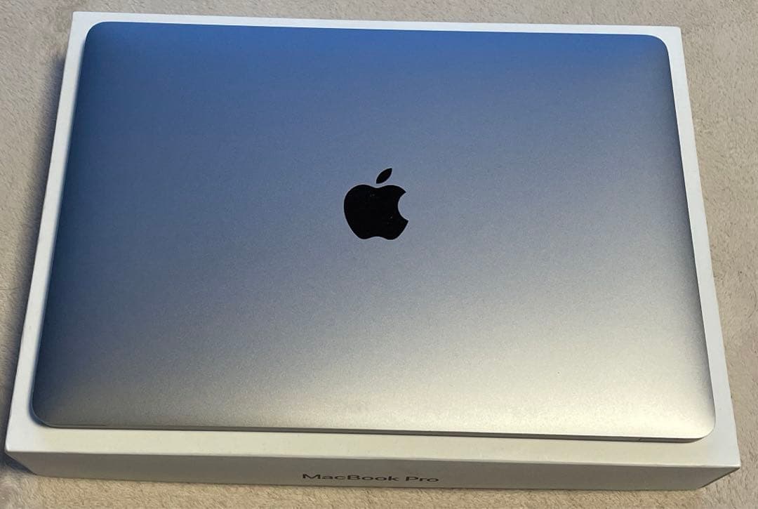 iPad本体 MacBook Pro 13-inch