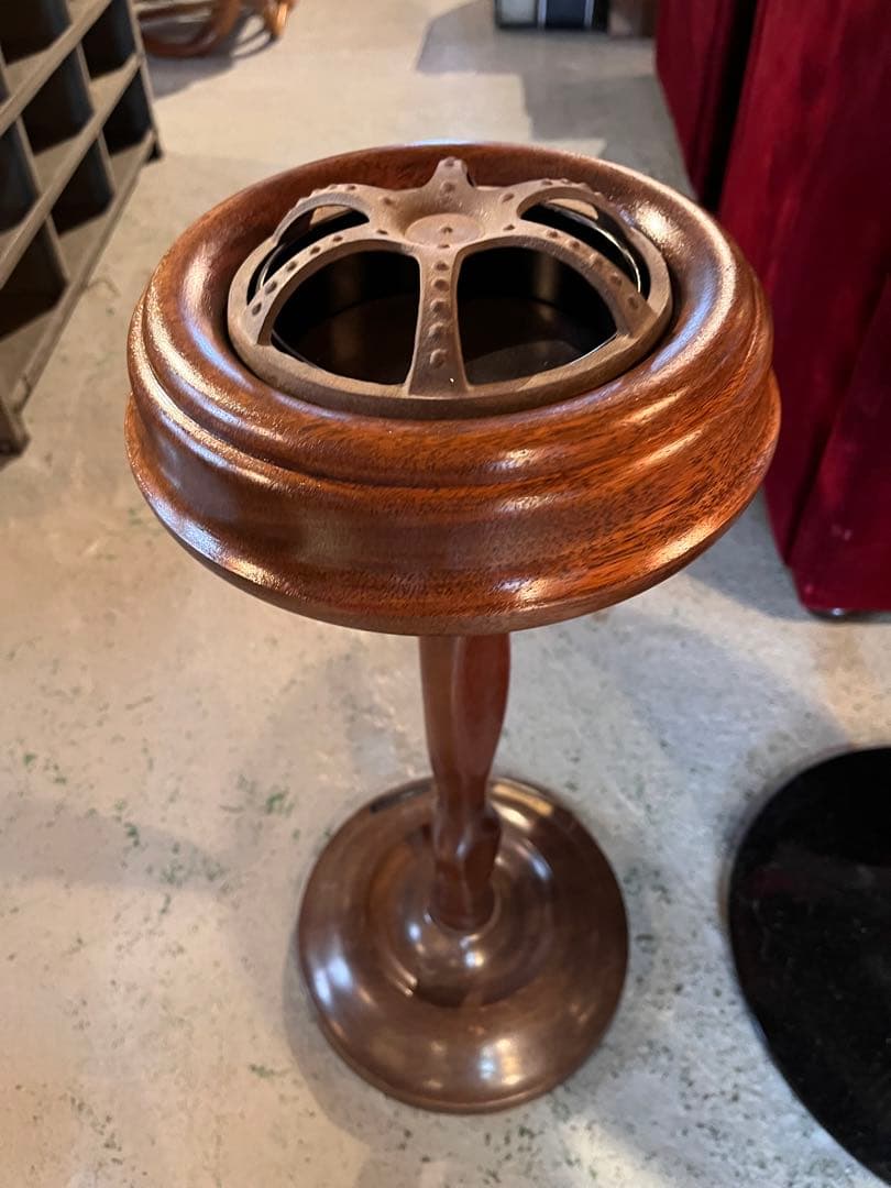 ニ*輩様 ヴィンテージ木製スタンド式灰皿/オールドマルニ