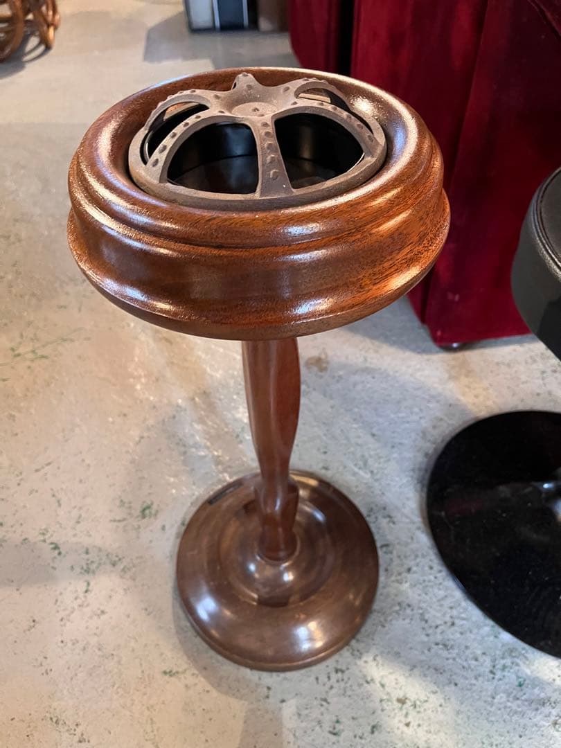 ニ*輩様 ヴィンテージ木製スタンド式灰皿/オールドマルニ