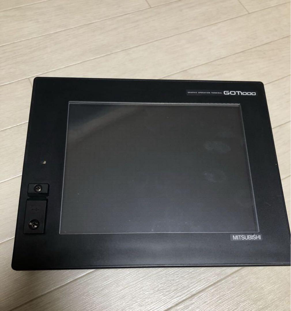 Mitsubishi 三菱電機 GT1562-VNBD とGT15-QBUS