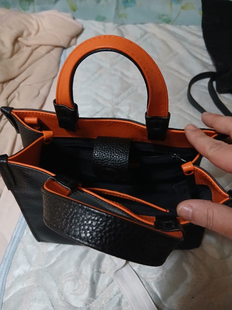 SEEKER レザー本革ミニトートバッグ 黒/オレンジ　ショルダー可能
