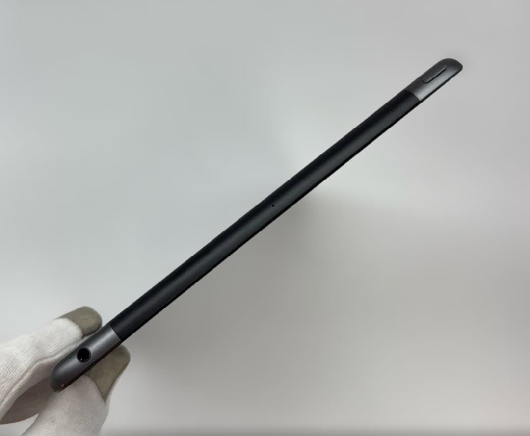 iPad 第7世代 32GB Wi-Fi + Cellular