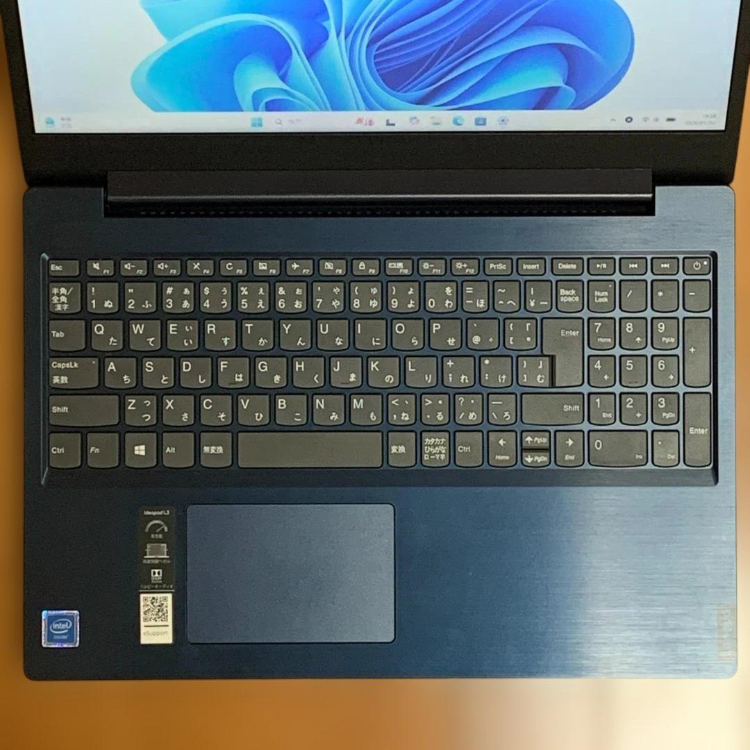 ✨SSD240GB＆メモリ8GB✨Windows11✨カメラ✨テンキー、DVD