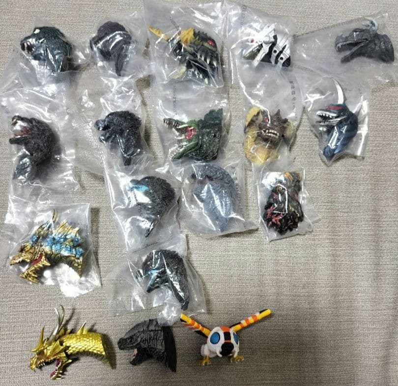 ク*ド様 ゴジラ　一番くじ　モンスターヘッドマグネット　17種　18体セット